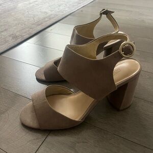 Like new Expression sandals